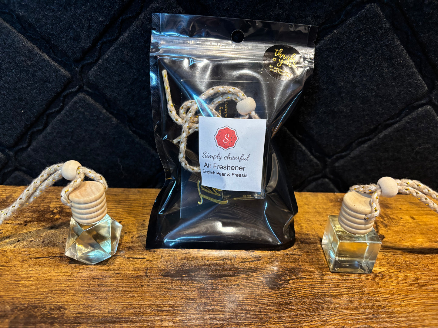 English pear & freesia air freshener